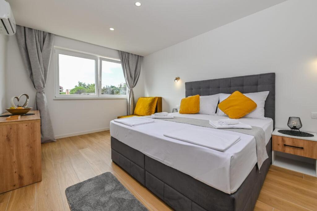 Boutique Hotel Ivy'Z 诺瓦利娅 外观 照片
